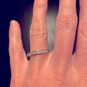 Women’s white gold diamond band